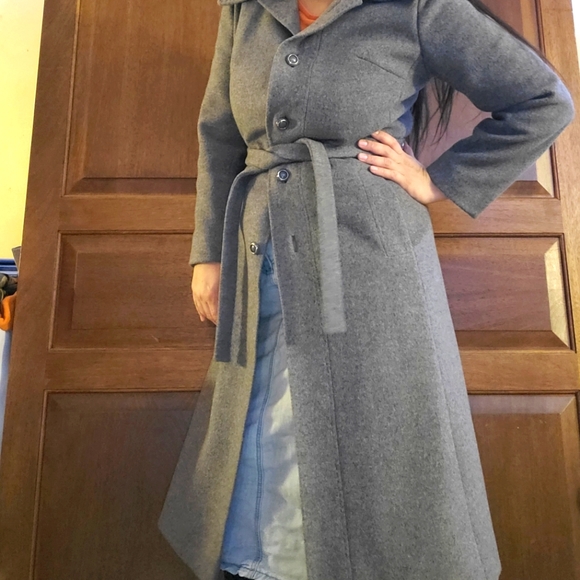 Classy Vintage Gray Wool Coat - Picture 2 of 16